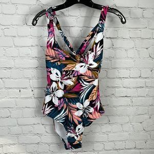 Kona Sol Twist Back Medium Coverage 1-Piece Swimsuit Size M